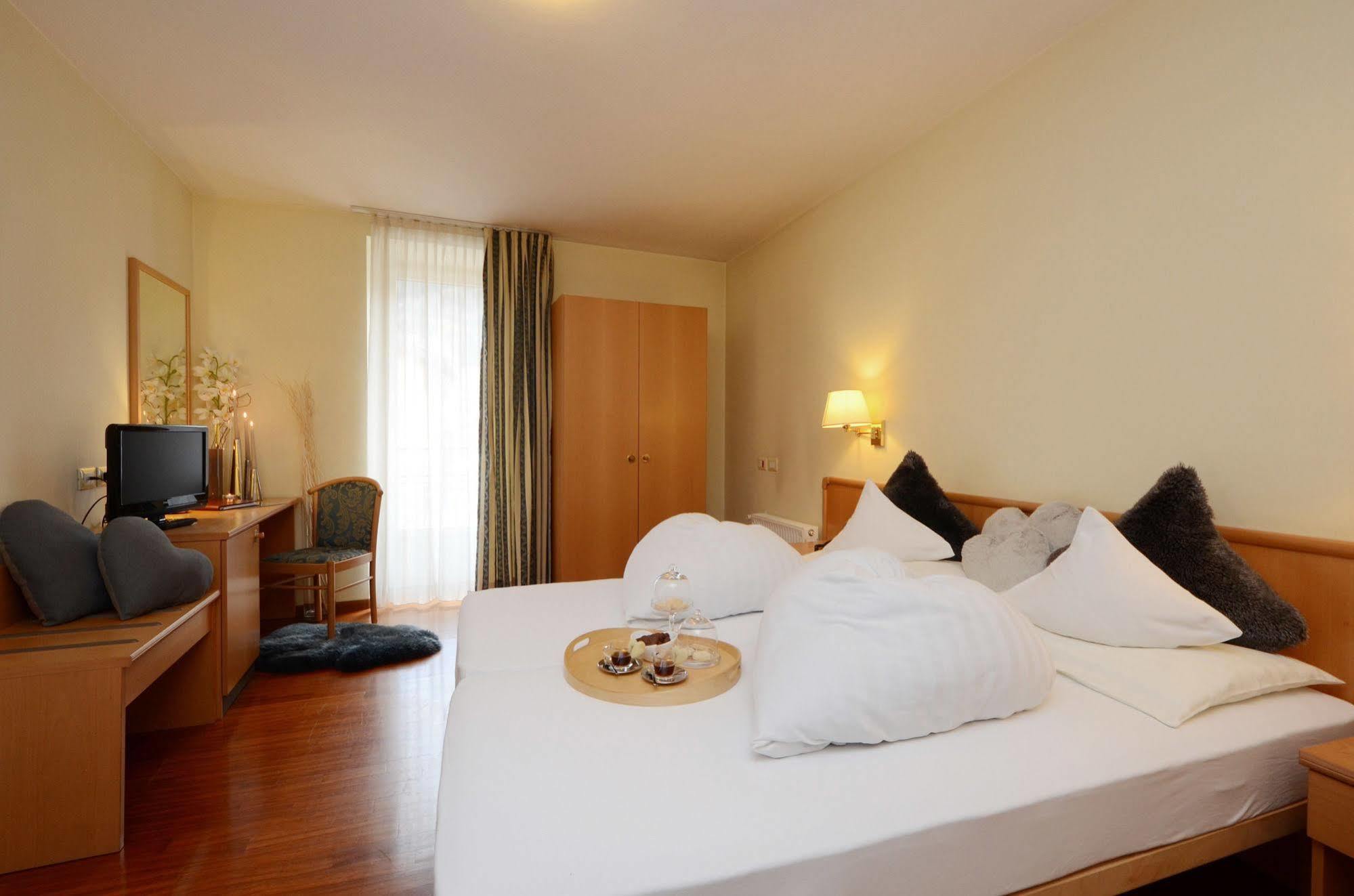 Hotel Faloria Моэна Экстерьер фото
